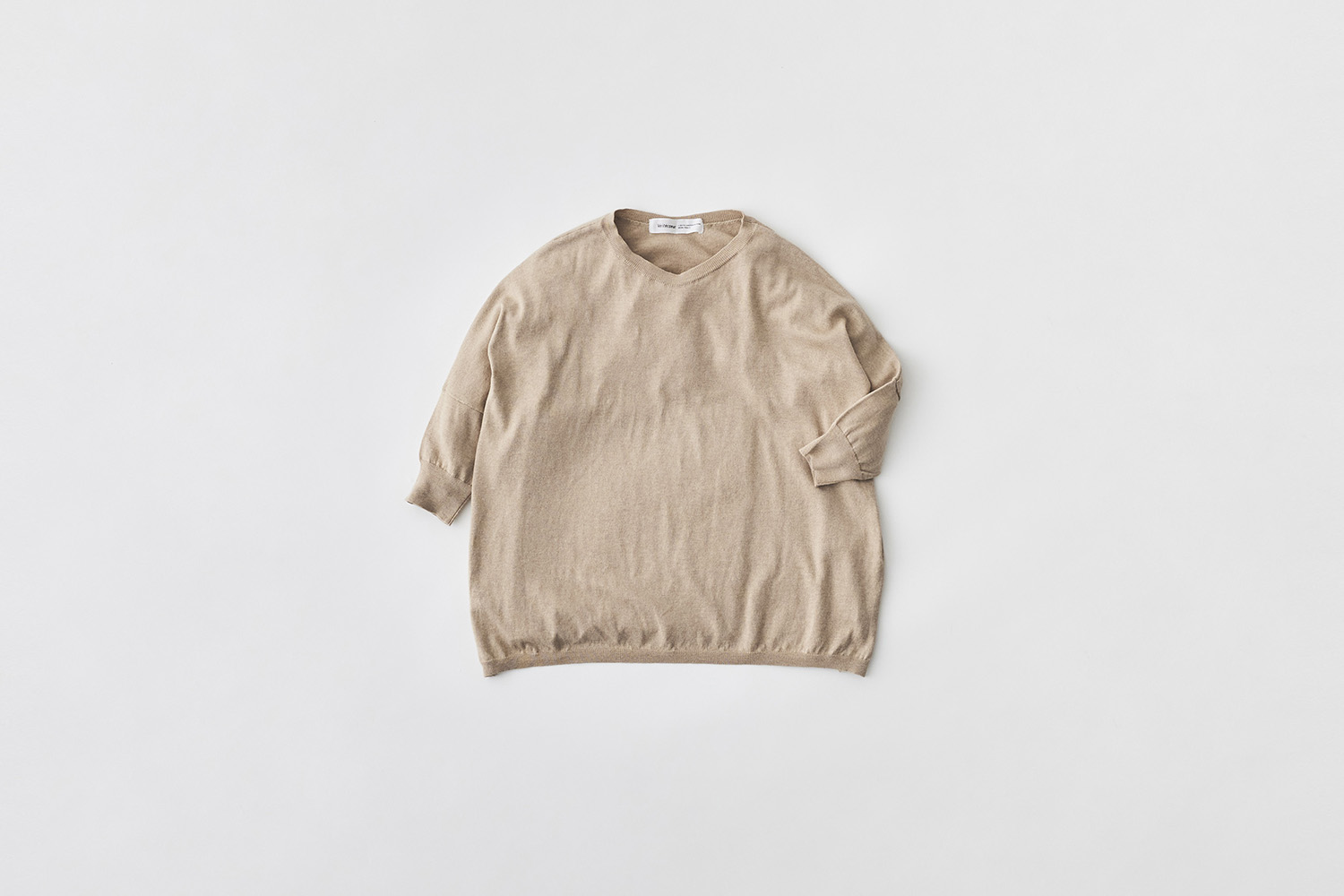 ST137 5COLOR V-NECK Image01